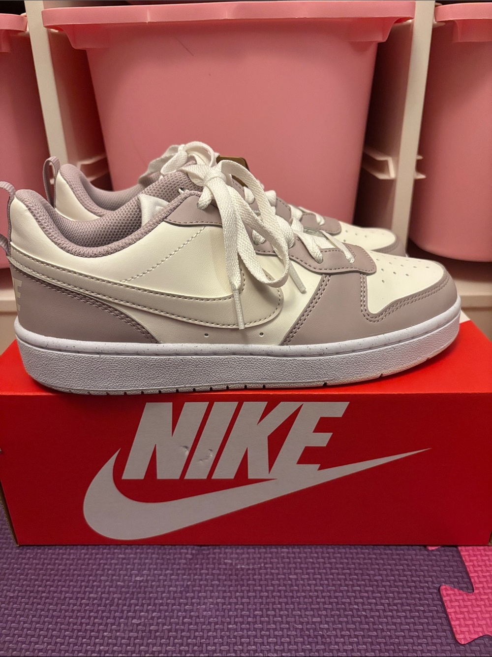 Nike Kids Low-Top Sneakers in Light Pink and White NEVER WORN